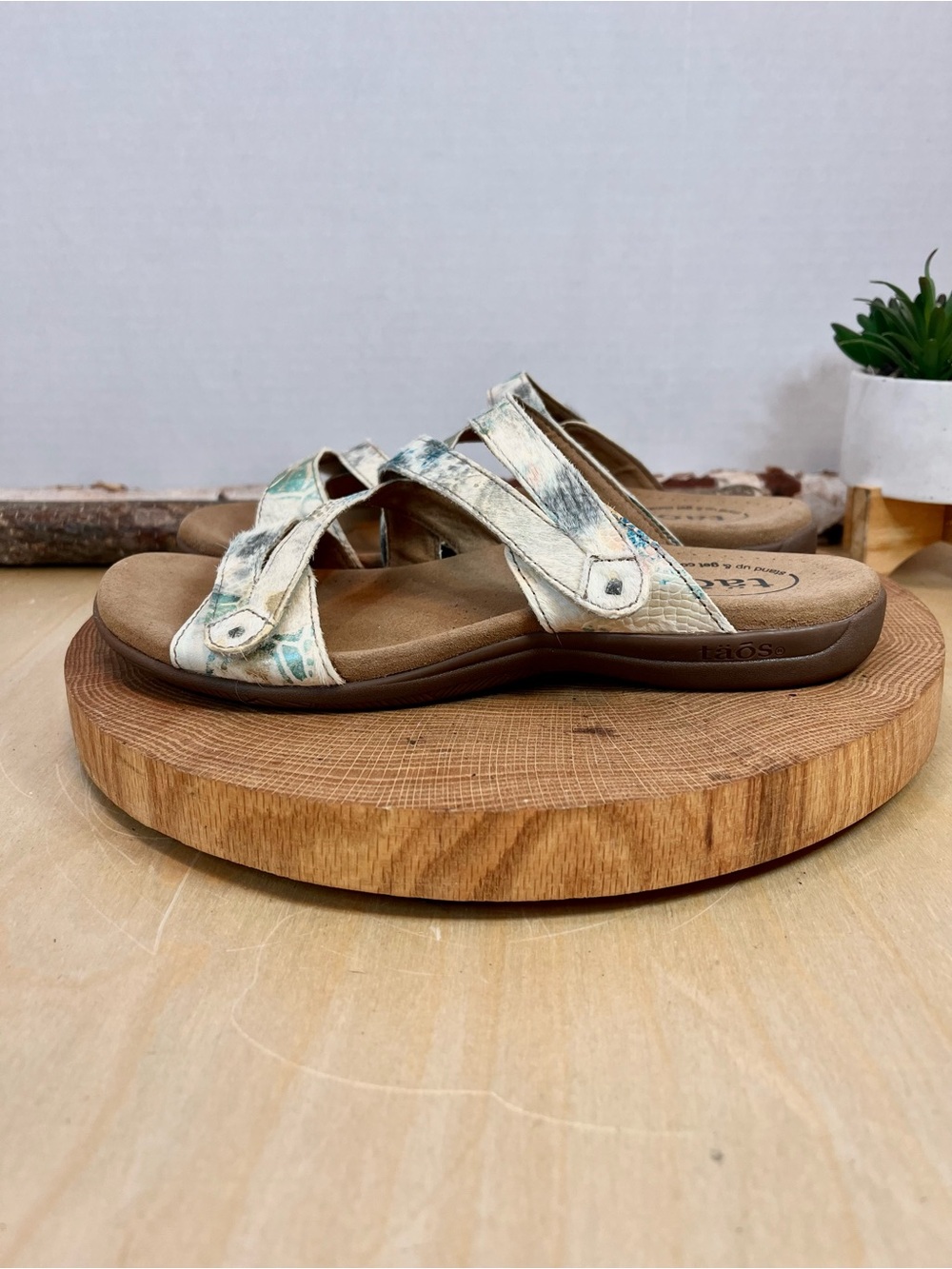 Taos Double U Sandals Leather & Calf Hair Mix Size 8 - Picture 2 of 14